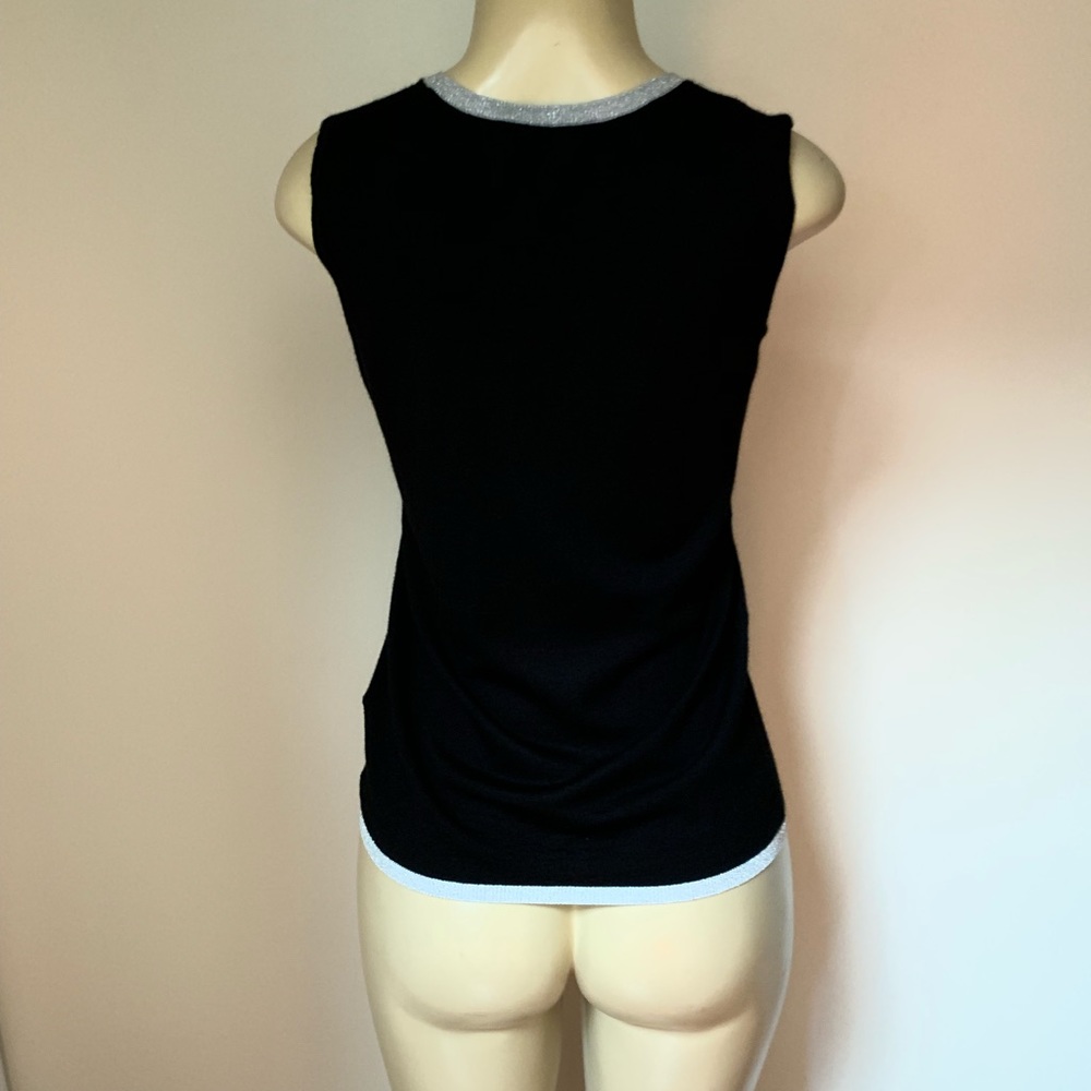 Tops - Picture 5 of 6